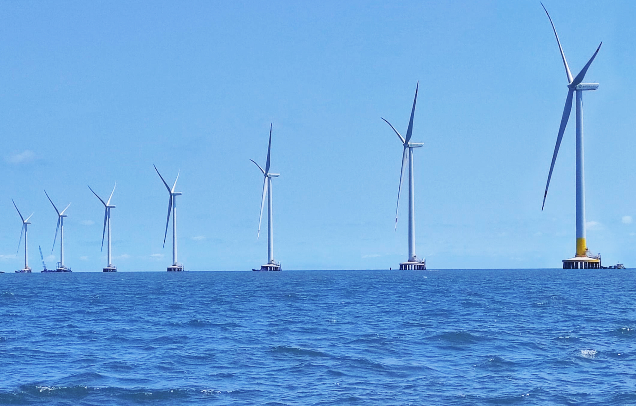 提前1个月，非凡国际股份首个&ldquo;双海&rdquo;项目实现吊装